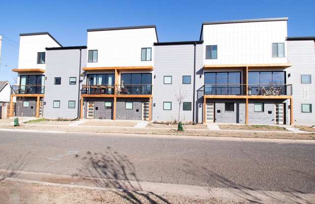Gorgeous 2BD/2BTH Luxury Apartment in the Heart of the Plaza and Paseo District Gallery 4
