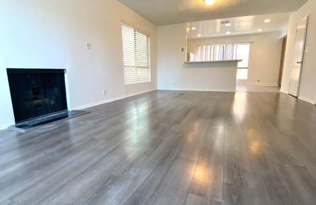 Affordable Spacious 2 bed 2.5 bath townhouse in a great location in Canoga Park! - 7226 Jordan Avenue, Los Angeles, CA 91303