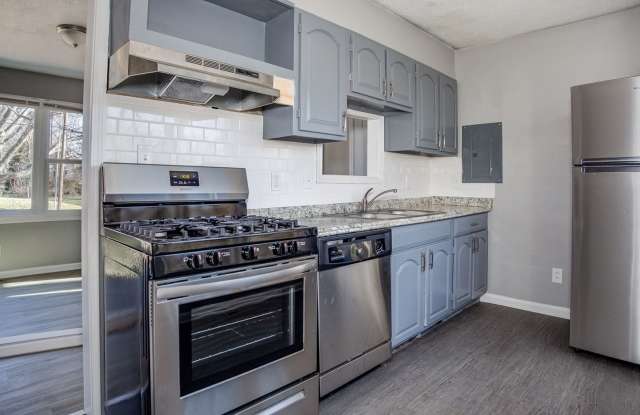 SEE IT NOW: Adorable 2-Bed Home with Bright Interiors in Independence! - 112 South Home Street, Independence, MO 64053