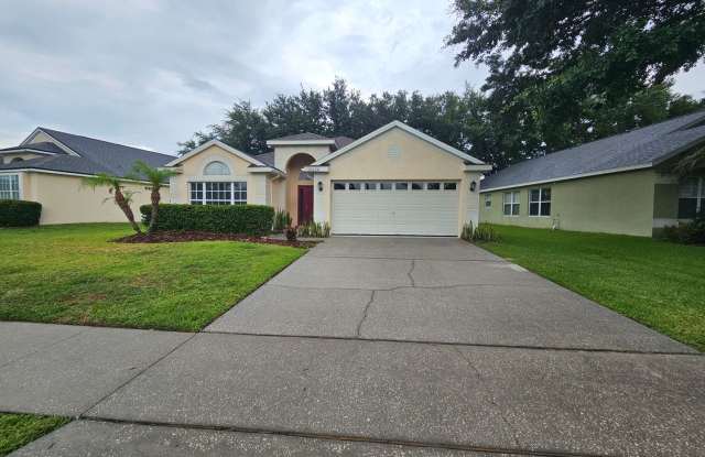 Spacious 3-bed, 2-bath Home Designed for Comfortable everyday living in Clermont, FL photos photos
