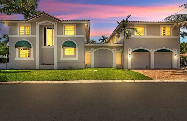 851 N 11th Ave photos photos