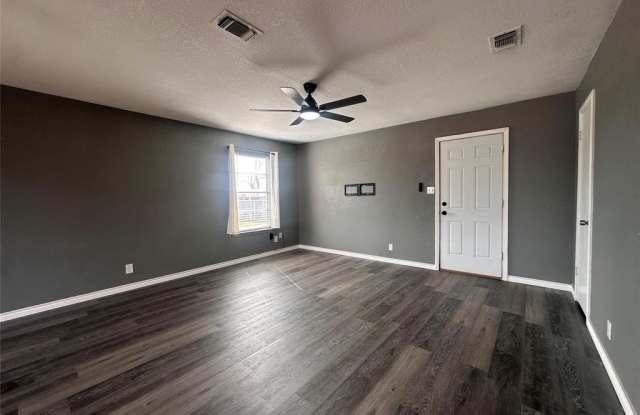 230 Bell St. photos photos