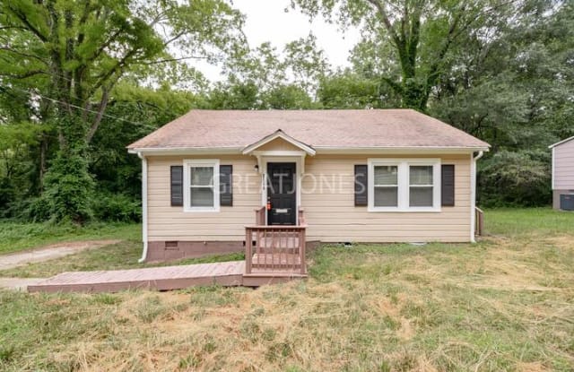 1131 West Mauney Avenue - 1131 West Mauney Avenue, Gastonia, NC 28052