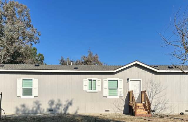 Rare horse property with huge workshop and dog kennels. Ready for move in photos photos