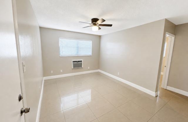 811 NW 6 Avenue - 4 photos photos