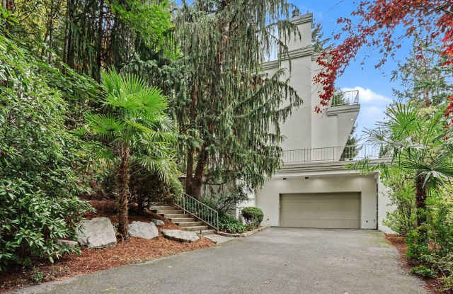 4Bd/3.25Ba Bellevue Home Gallery 1