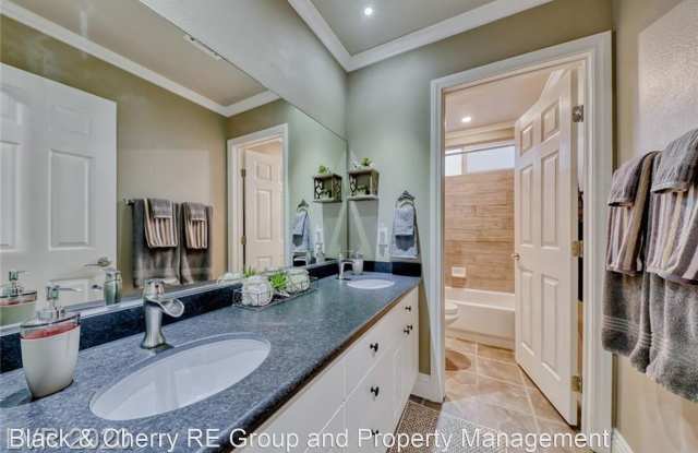 2538 Holman Cir. Gallery 4
