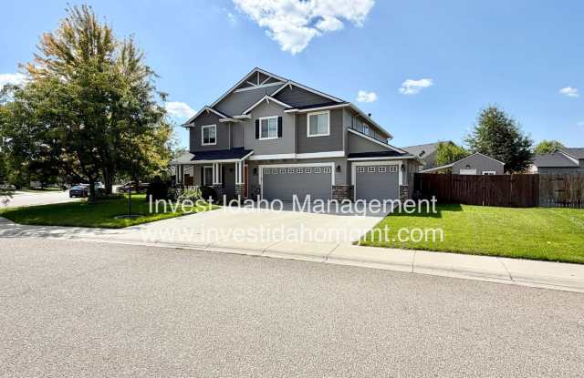 Well maintained 2 story home move-in ready located in Nampa Gallery 4