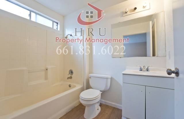 SW gated community- condo 2 bed-1.bath Gallery 4