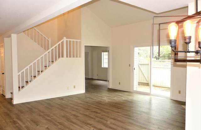 69 Valley Club Circle Gallery 4