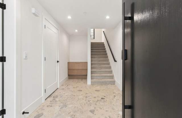 Move-In Ready Brand-New Kirkland Luxury | 5 Bedrooms & 6.5 Baths Gallery 4