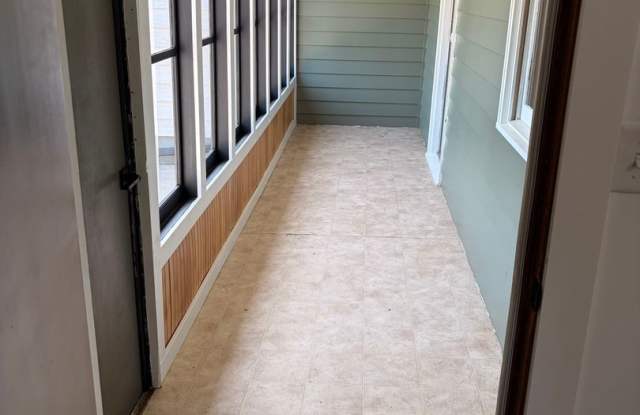 3 Bedroom, 1 Bath close to Rapid Valley Gallery 3