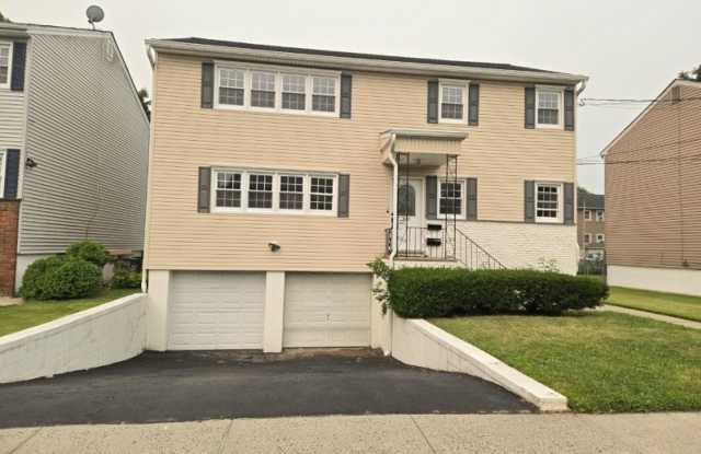 832 Dewey St photos photos