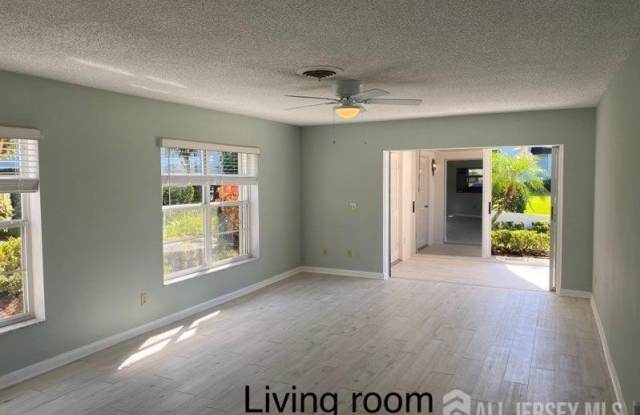 4726 SE Capstan Avenue Gallery 3