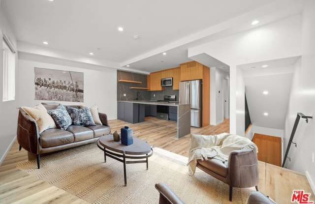 849 N Mariposa photos photos