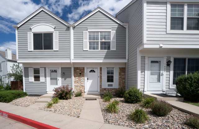 Move in ready townhome on Baytown! Gallery 1