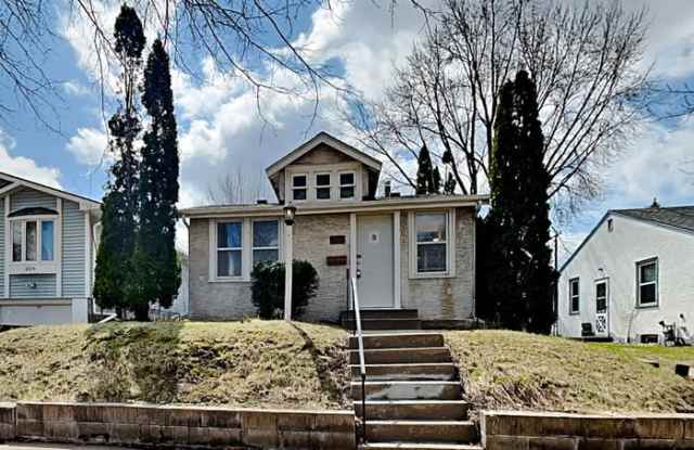 2068 Reaney Avenue East photos photos 2068 Reaney Avenue East photos photos