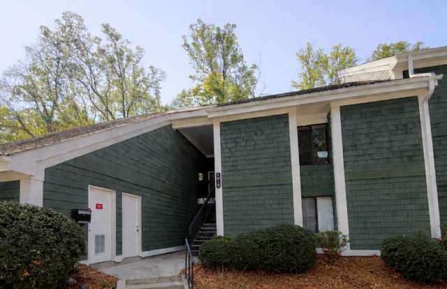 1512-B, Benjamin Parkway Gallery 1