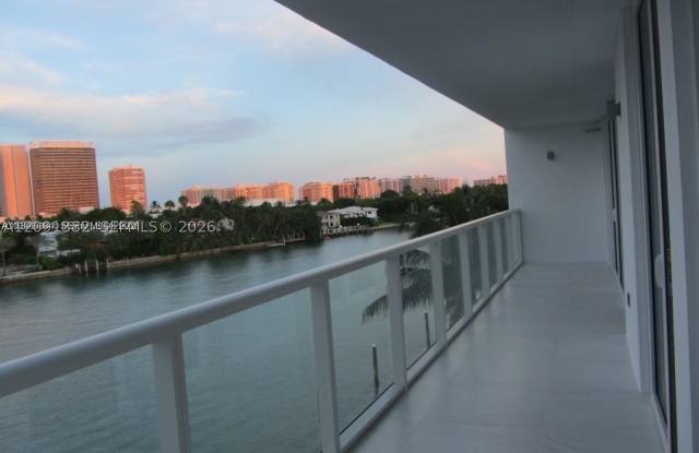 9821 E Bay Harbor Dr Gallery 3