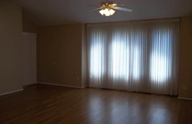 NW Cul-de-sac home offering plenty of amenities.  Coming available soon! Gallery 4