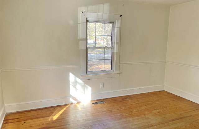 608 W McNeill Street Gallery 2
