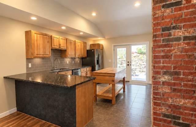 3 bedroom home with 2 car garage Gallery 3