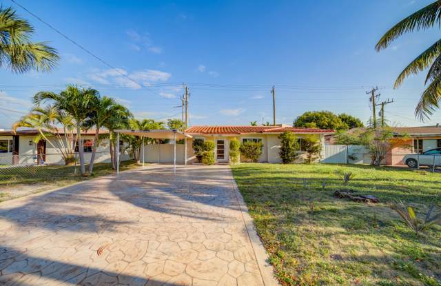 917 Northeast 164th Street photos photos