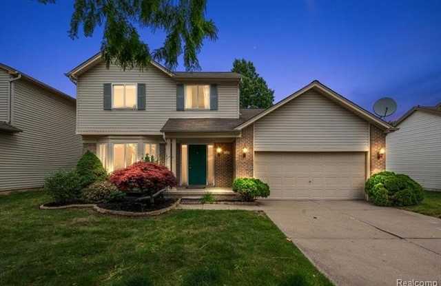 125 Algansee Drive Gallery 1