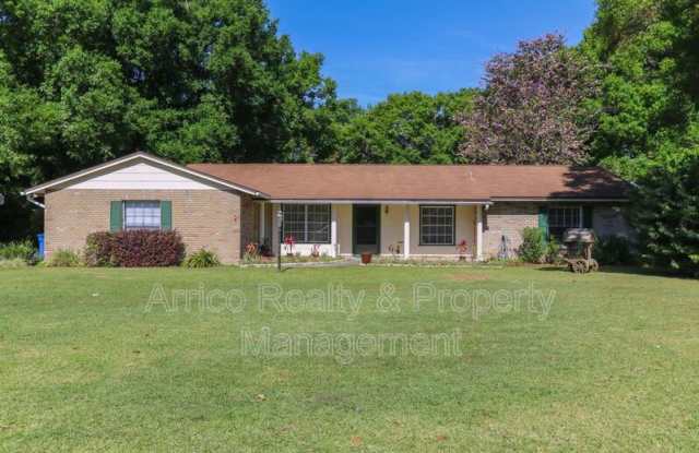 2213 Parkwood Dr - 2213 Parkwood Drive, Valrico, FL 33594