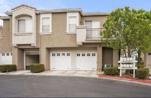 Beautiful 2 bed, 2 bath, 2-story townhouse condo located in quite, gated neighborhood in the Altura Community of Placentia. Gallery 1