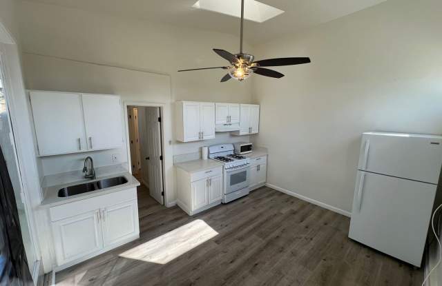 Charming 1BR/1BA w/Private Yard. A Few Blocks From The Beach! photos photos Charming 1BR/1BA w/Private Yard. A Few Blocks From The Beach! photos photos