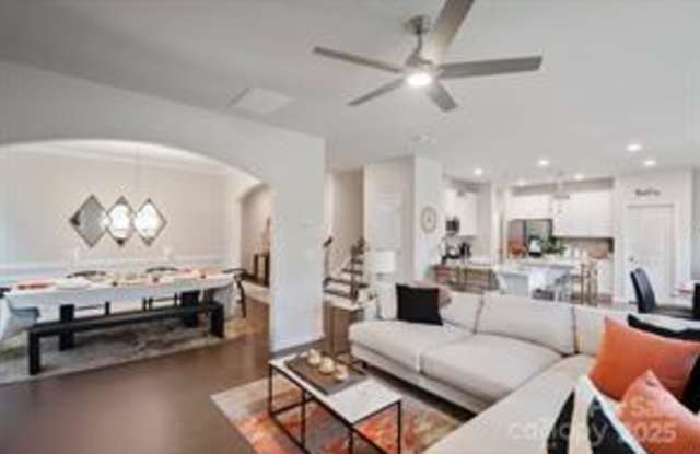 17812 New Mark Avenue Gallery 4