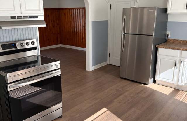 3 Bed/1 Bath in Downtown Warren Gallery 1