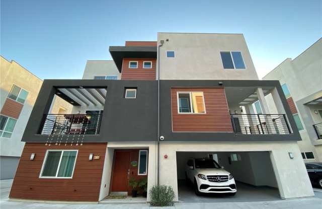 8417 Tweedy Ln - 8417 Tweedy Ln, Downey, CA 90240