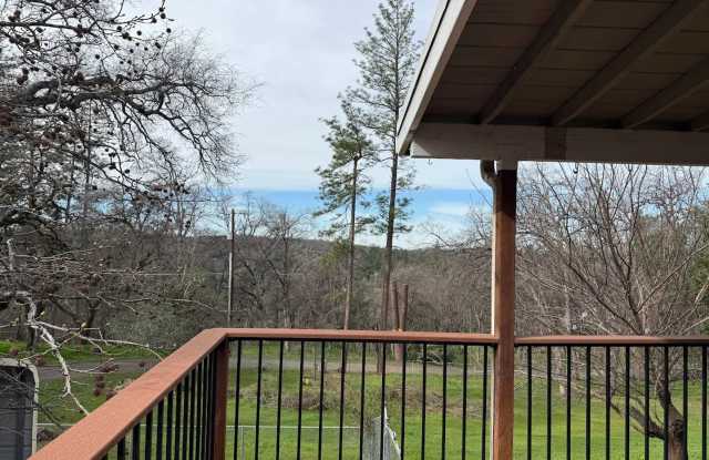 174 Sunset Lane, Applegate, CA 95703 - Cozy 3BR/2BA Rental on 2 Private Acres - 174 Sunset Lane, Placer County, CA 95703