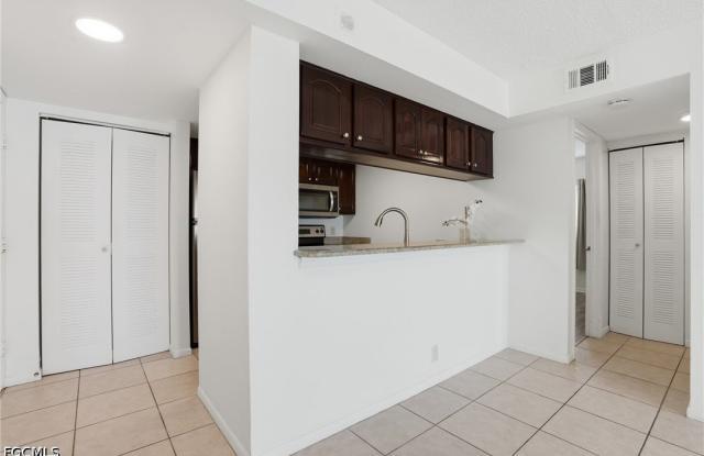 2885 Palm Beach Boulevard Gallery 4