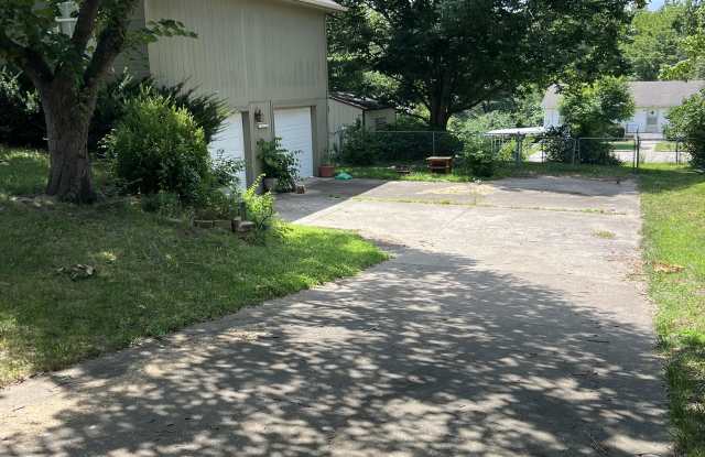 204 Johnson Drive Gallery 3