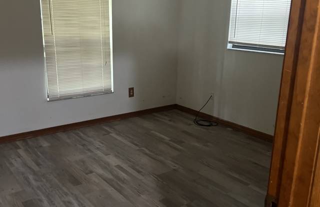 109 Clay Avenue South Gallery 2
