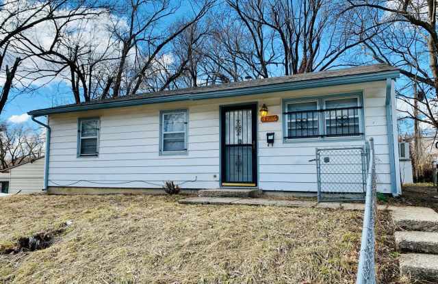 housing vouchers - 5706 East 40th Terrace, Kansas City, MO 64130