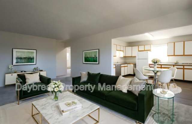 2913 8th Street North - 5 photos photos