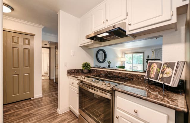 Harbor Oaks Apartment Homes Gallery 3