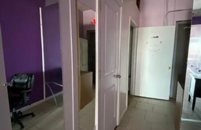 22900 HARPER Avenue Gallery 4