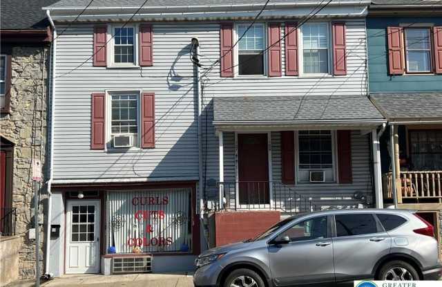 127 E Main Street Gallery 1