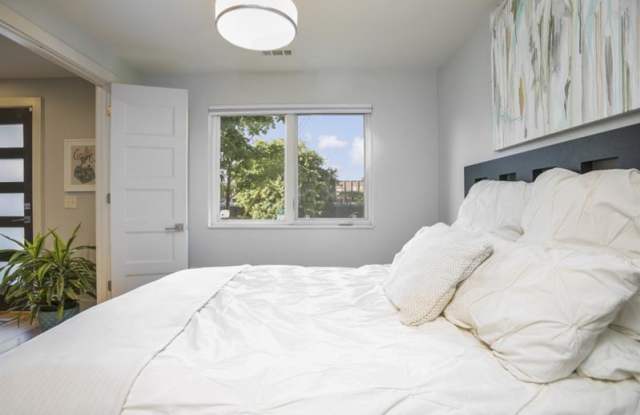 1672 Dekalb Avenue Gallery 4