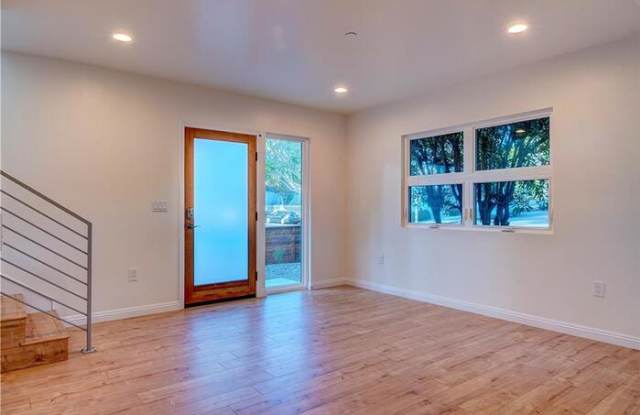 1048 Maple Street Gallery 3
