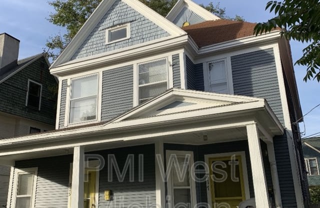 815 Fairmount St SE - 815 Fairmount Street Southeast, Grand Rapids, MI 49503
