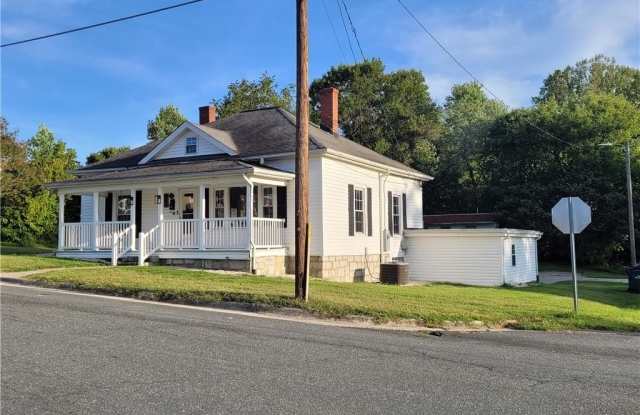 641 Sunset Drive Gallery 3