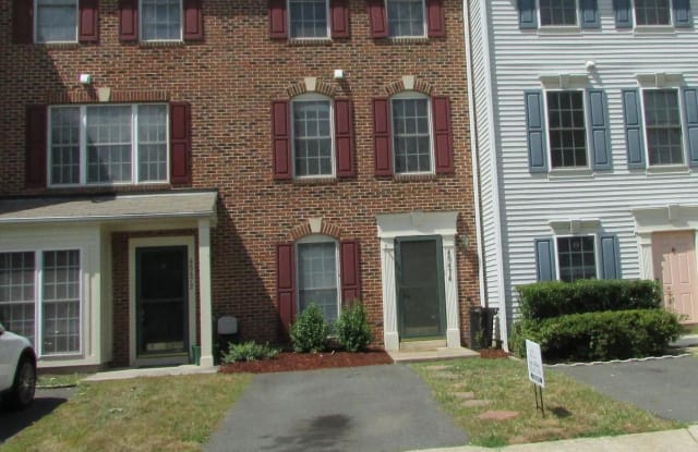 45474 OAK TRAIL SQUARE - 45474 Oak Trail Square, Sterling, VA 20164