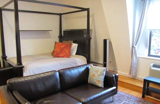 9 Appleton 403 Gallery 2