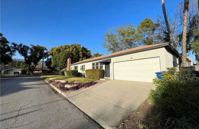 Spacious 4BR House in San Bernardino - 751 West Marshall Boulevard, San Bernardino, CA 92405